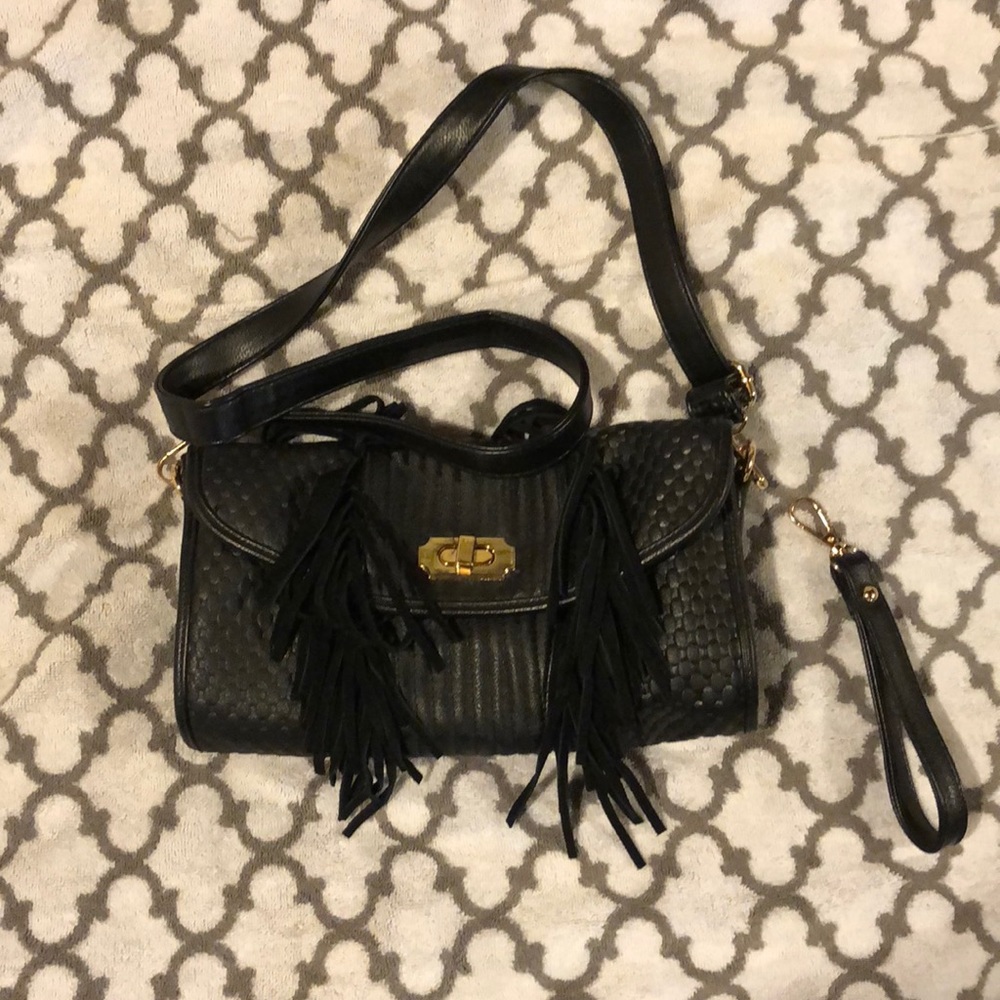 Crossbody or clutch/wristlet bag